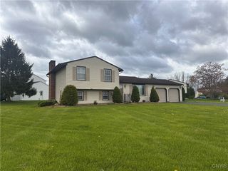5566 Veneto Drive, Clay, NY 13041