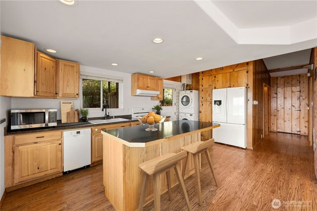 17888 Cobahud Road, La Conner, WA 98257