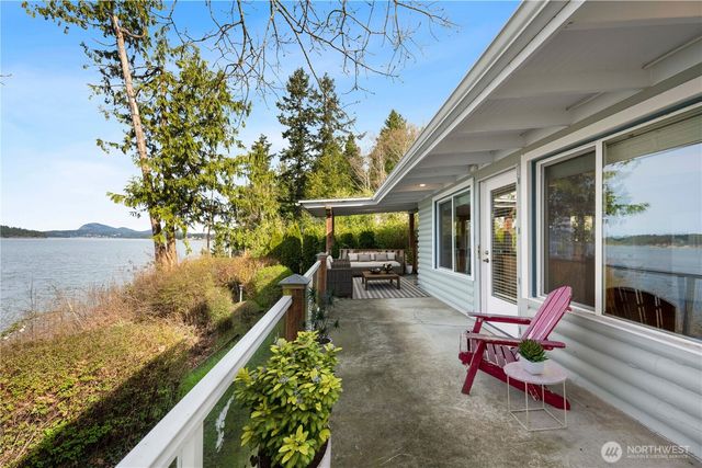 17888 Cobahud Road, La Conner, WA 98257