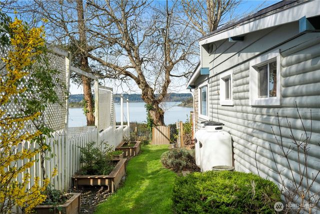 17888 Cobahud Road, La Conner, WA 98257