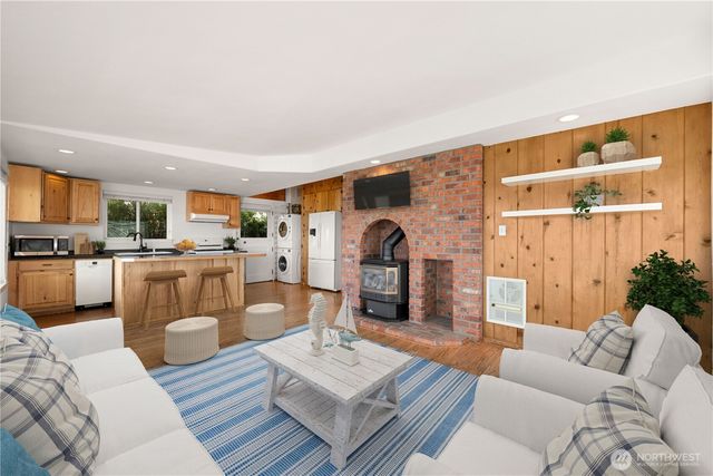 17888 Cobahud Road, La Conner, WA 98257