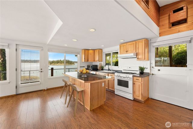 17888 Cobahud Road, La Conner, WA 98257