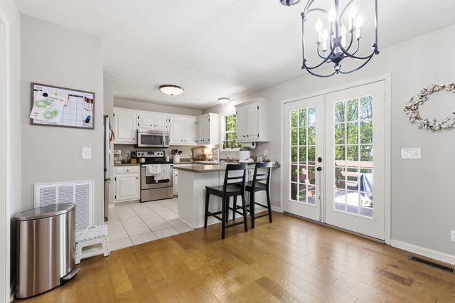 424 Tyler Ct, Cottontown, TN 37048