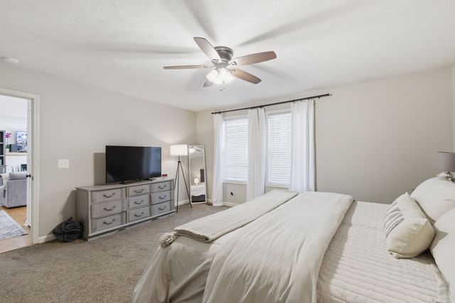 424 Tyler Ct, Cottontown, TN 37048