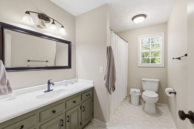 424 Tyler Ct, Cottontown, TN 37048