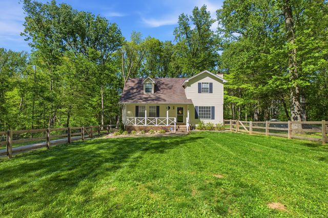 424 Tyler Ct, Cottontown, TN 37048
