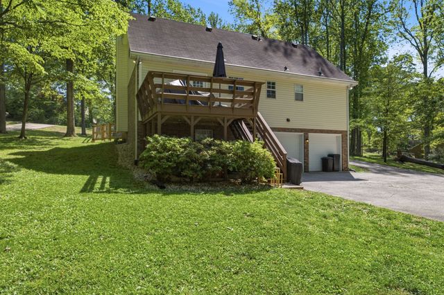 424 Tyler Ct, Cottontown, TN 37048
