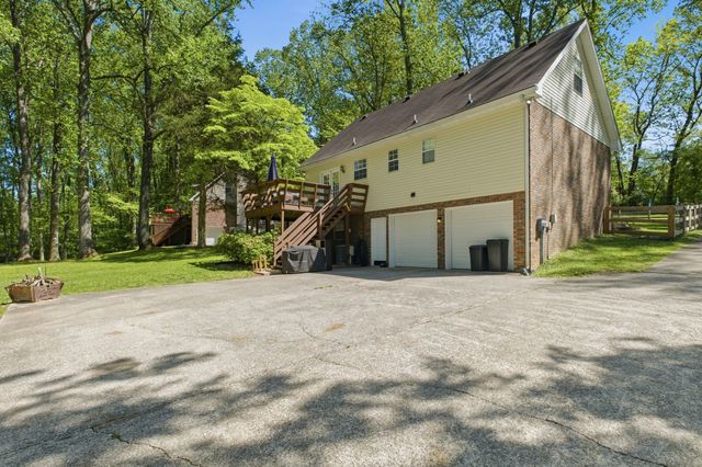 424 Tyler Ct, Cottontown, TN 37048