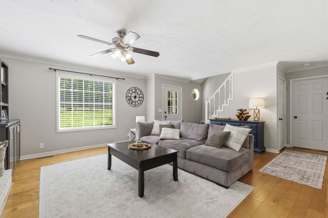 424 Tyler Ct, Cottontown, TN 37048