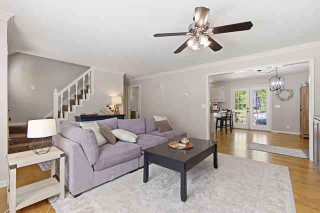 424 Tyler Ct, Cottontown, TN 37048