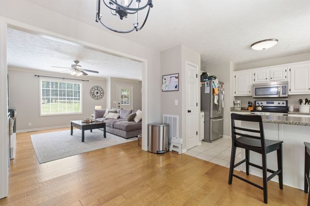 424 Tyler Ct, Cottontown, TN 37048