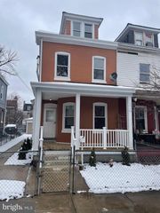 18 MCKINLEY AVE, Trenton, NJ 08609