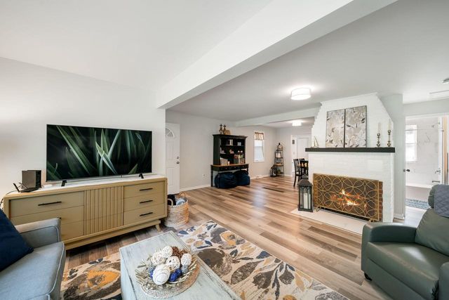 N3236 Vine ROAD, Lake Geneva, WI 53147