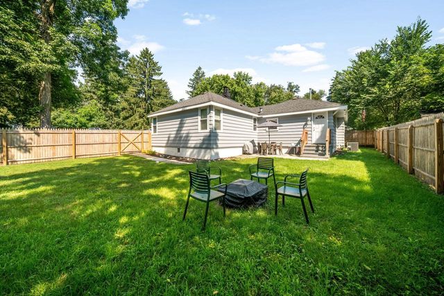 N3236 Vine ROAD, Lake Geneva, WI 53147