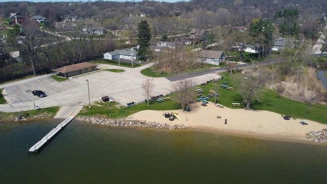 N3236 Vine ROAD, Lake Geneva, WI 53147