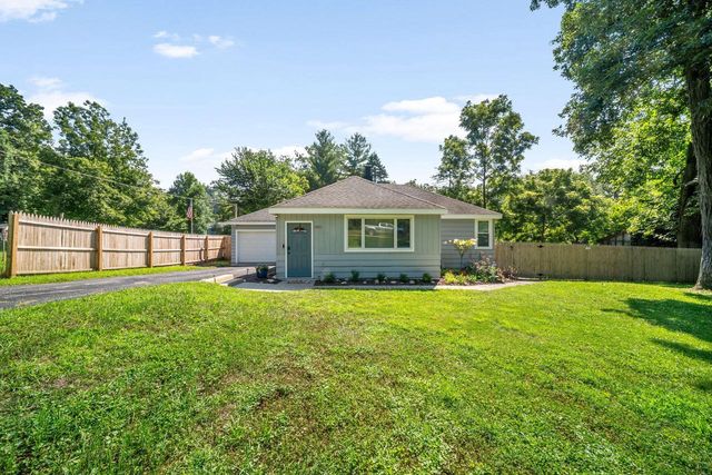 N3236 Vine ROAD, Lake Geneva, WI 53147