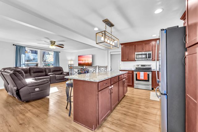 2206 Green Acres Dr, Clarksville, TN 37042