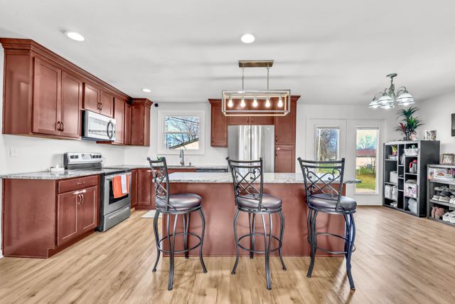 2206 Green Acres Dr, Clarksville, TN 37042