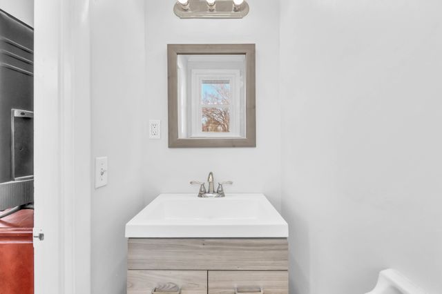 2206 Green Acres Dr, Clarksville, TN 37042