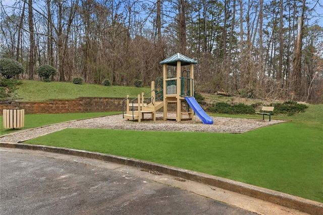 332 Oak Leaf Place, Acworth, GA 30102