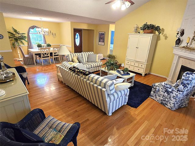 266 Wittenburg Springs Drive, Taylorsville, NC 28681