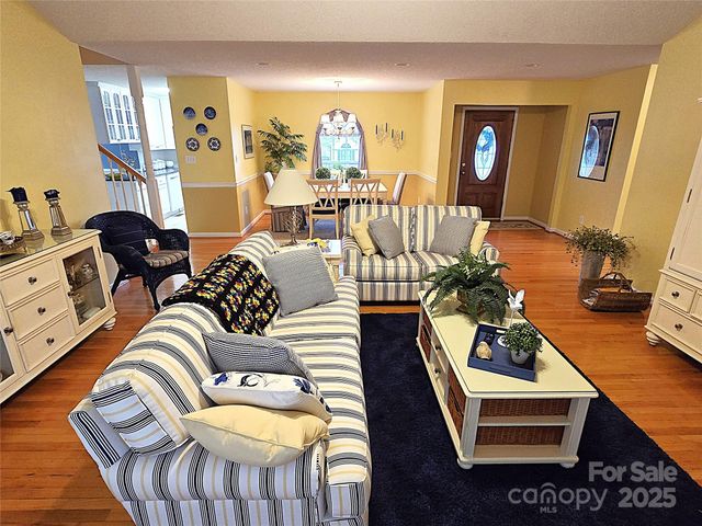 266 Wittenburg Springs Drive, Taylorsville, NC 28681