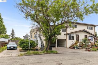 5963 MACCALL STREET, Oakland, CA 94609