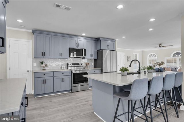 12 W DALE RD, Wilmington, DE 19810