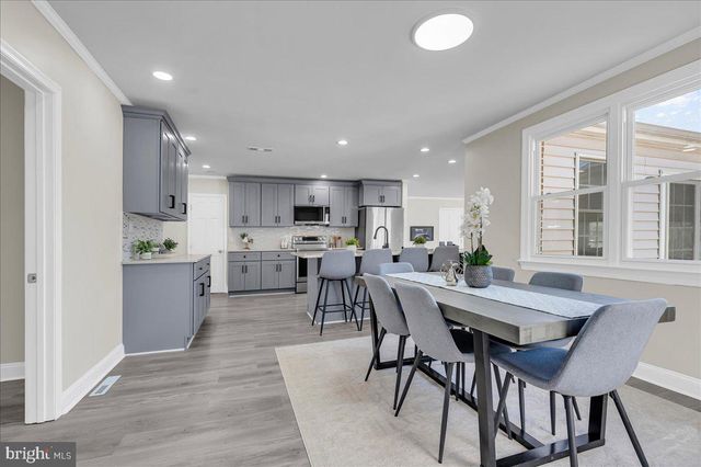 12 W DALE RD, Wilmington, DE 19810