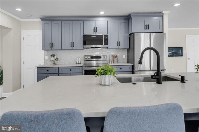 12 W DALE RD, Wilmington, DE 19810