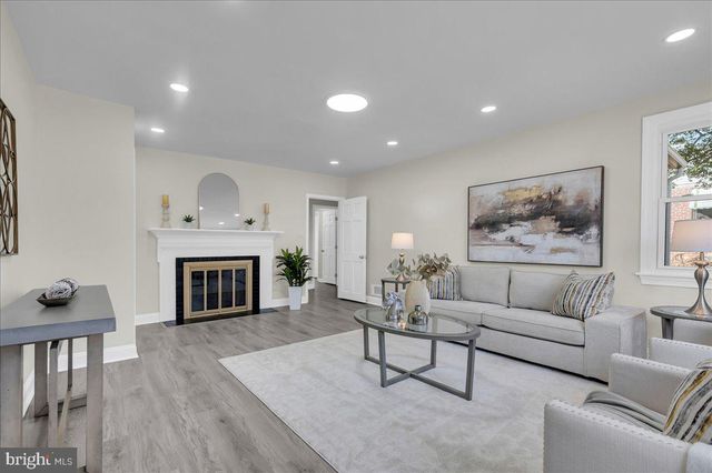 12 W DALE RD, Wilmington, DE 19810