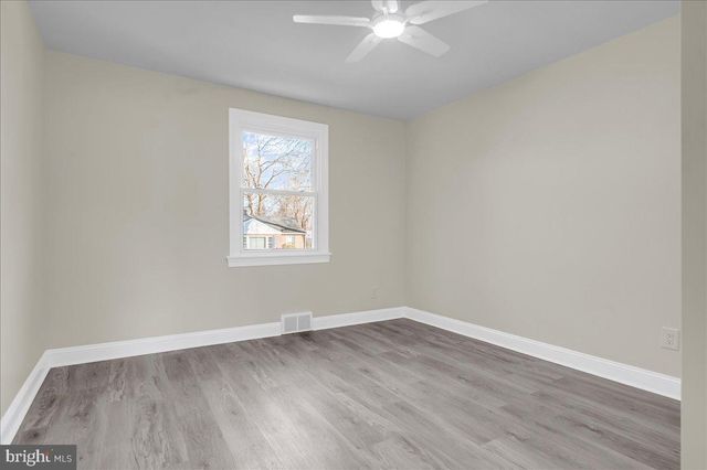 12 W DALE RD, Wilmington, DE 19810