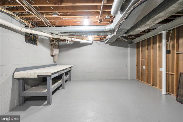 12 W DALE RD, Wilmington, DE 19810