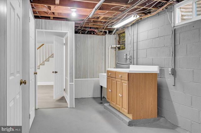 12 W DALE RD, Wilmington, DE 19810