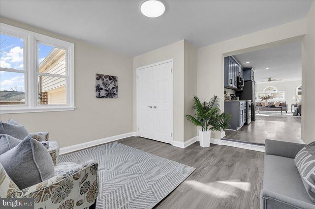 12 W DALE RD, Wilmington, DE 19810