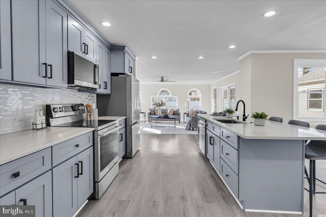 12 W DALE RD, Wilmington, DE 19810