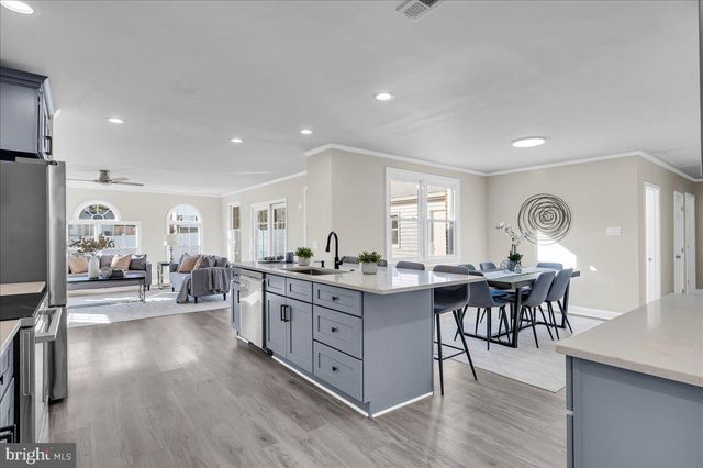 12 W DALE RD, Wilmington, DE 19810