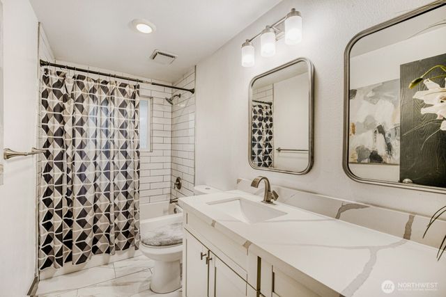 1901 Comet Court, Milton, WA 98354