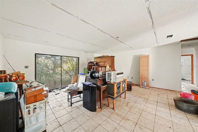 12305 N 53RD STREET, Temple Terrace, FL 33617