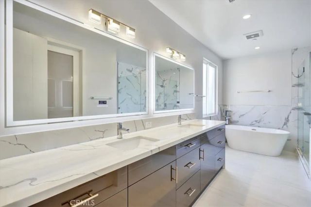 1908 Perry Avenue B, Redondo Beach, CA 90278