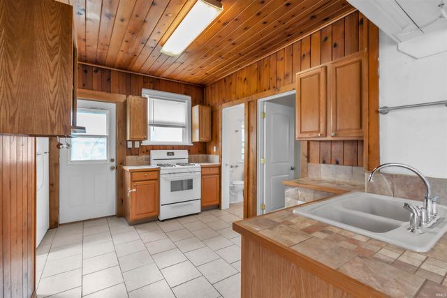 1305 Sinclair, Fort Wayne, IN 46808