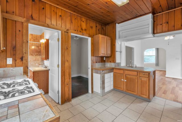 1305 Sinclair, Fort Wayne, IN 46808