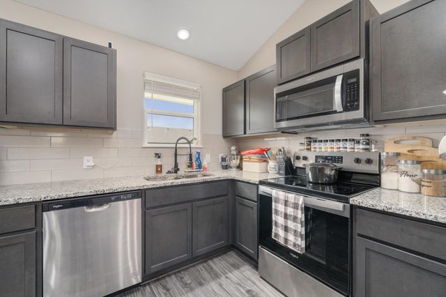 9001 E Chris St, Bel Aire, KS 67226