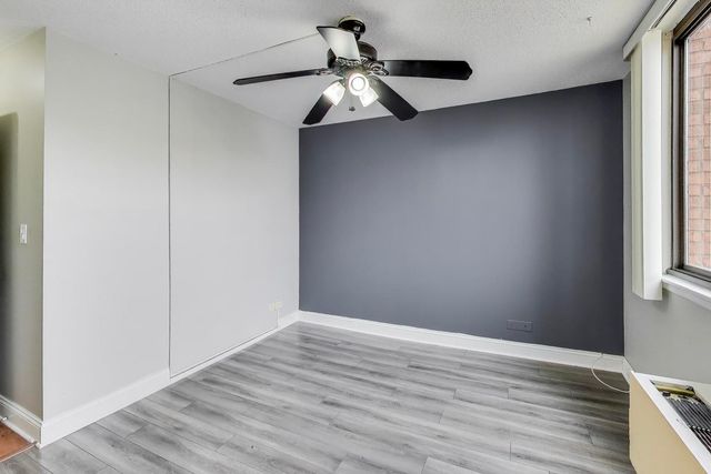 2000 Saint Regis Drive 3G, Lombard, IL 60148