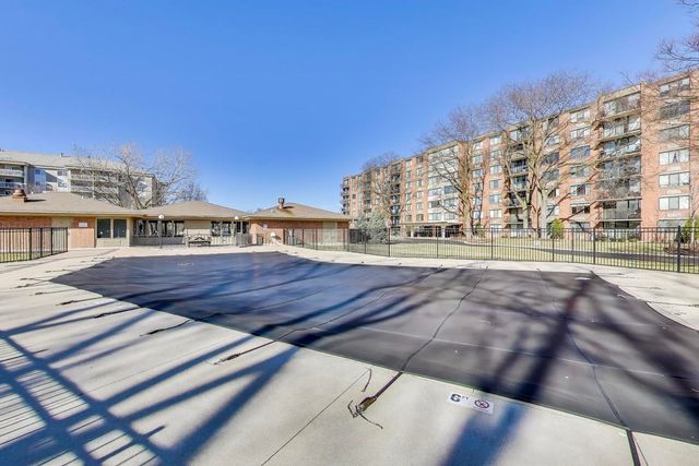 2000 Saint Regis Drive 3G, Lombard, IL 60148