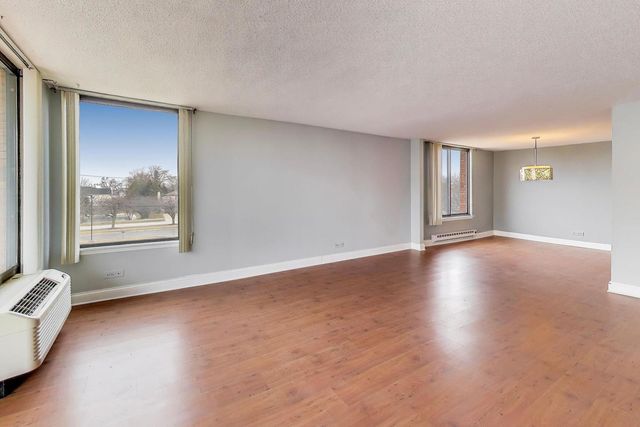 2000 Saint Regis Drive 3G, Lombard, IL 60148