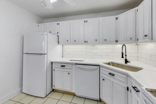 2000 Saint Regis Drive 3G, Lombard, IL 60148