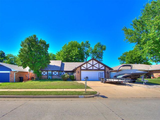1508 NE 2nd Street, Moore, OK 73160