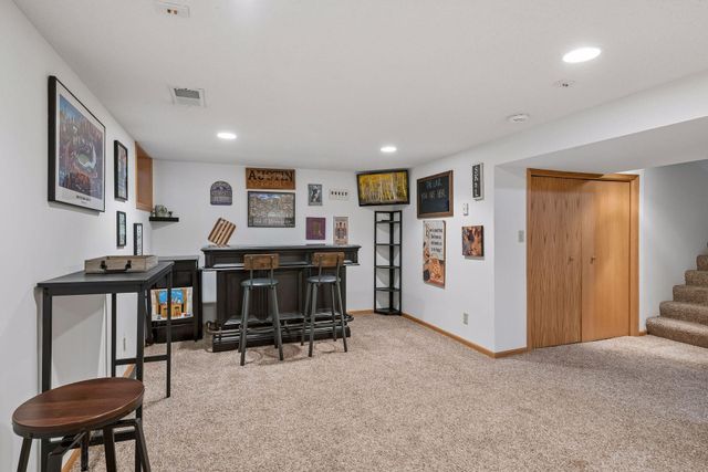318 E 44th Street, Minneapolis, MN 55409