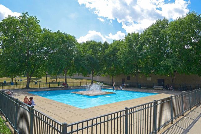 318 E 44th Street, Minneapolis, MN 55409